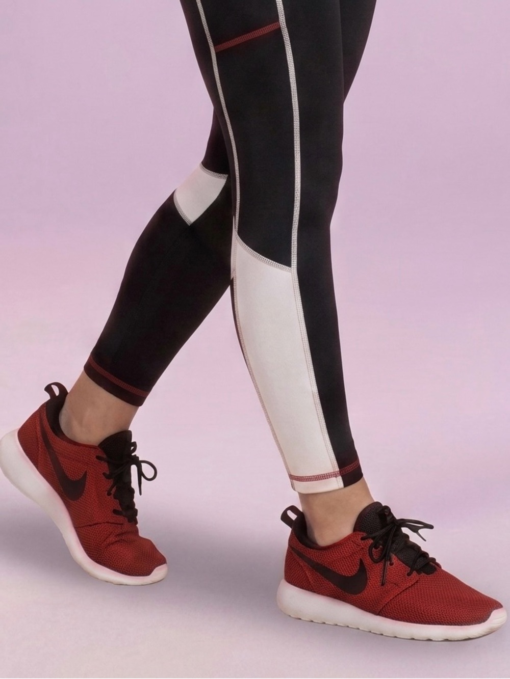 Nike Roshe One Lightweight Mesh Red Black Lace Up Womens Sneakers